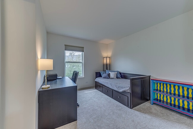 Building Photo - 2172 Sunrise Cir