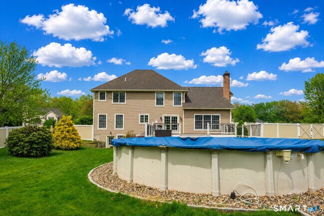 Building Photo - 6 Fennwood Dr
