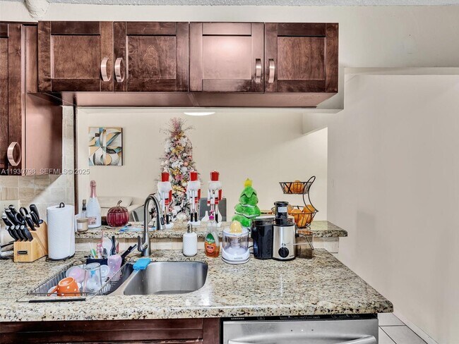 Building Photo - 10241 NW 9th St Cir