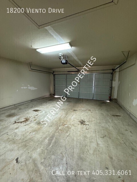 Building Photo - 18200 Viento Dr