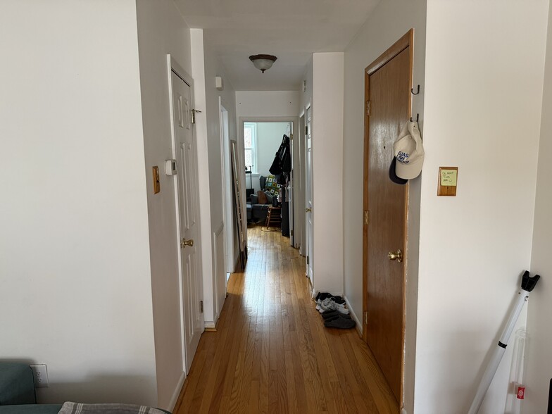 Building Photo - 620 Green Ln