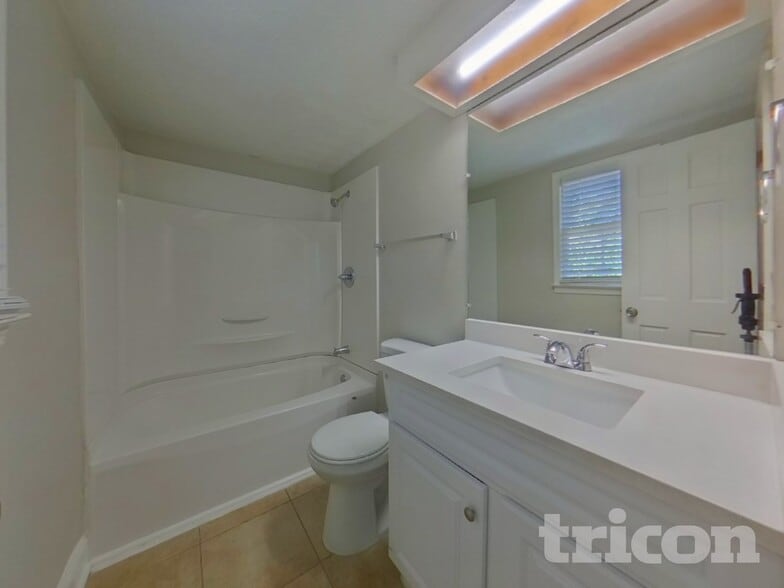 Building Photo - 429 Sugar Springs Way