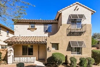 Building Photo - 2466 E Vermont Dr