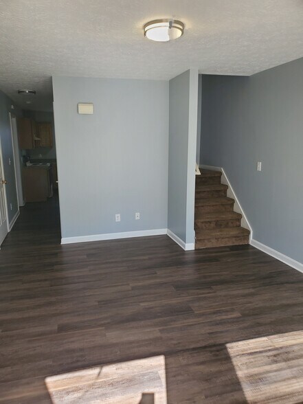 Building Photo - 1907 E Balsam Ct