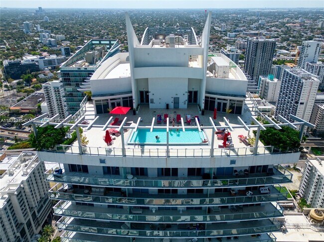 Building Photo - 1100S S Miami Ave