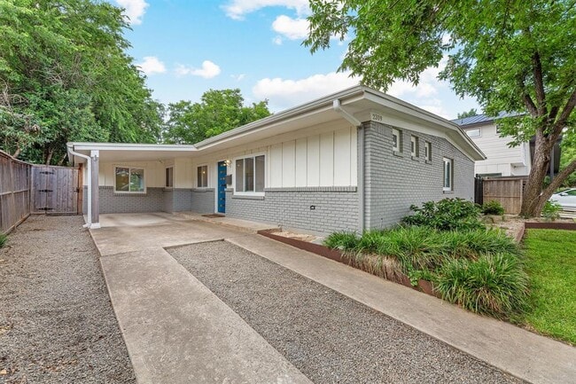 Building Photo - 2309 Newfield Ln