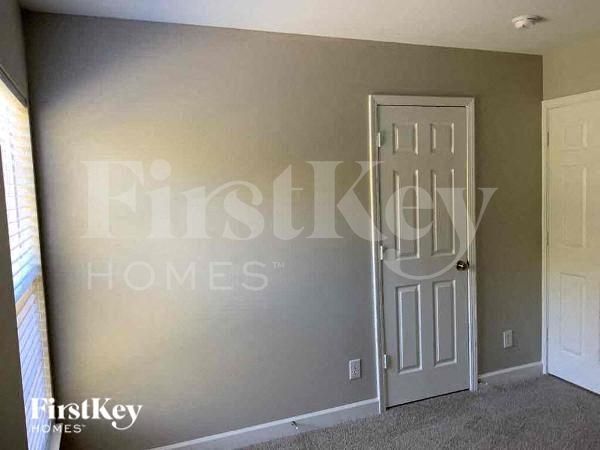 Building Photo - 1011 Bridleside Dr