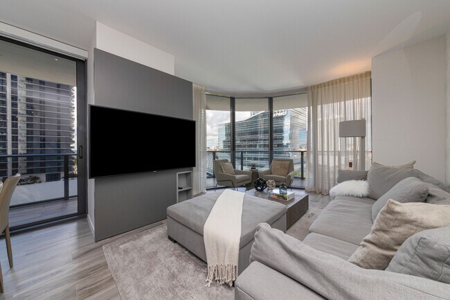 Building Photo - 801 S Miami Ave