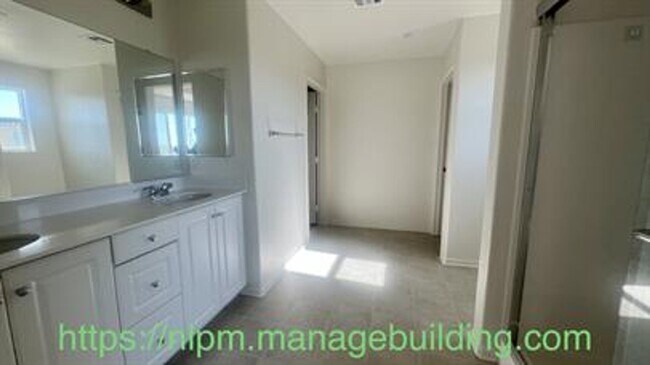Building Photo - 13328 Hyacinth Ct