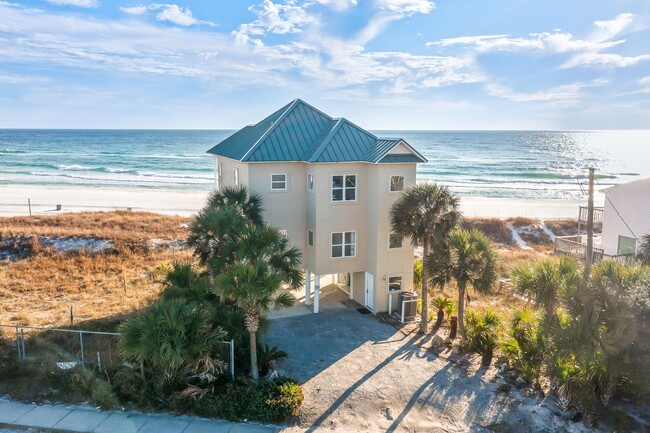 Building Photo - Newly Renovated Beach Front Four Bedroom Home