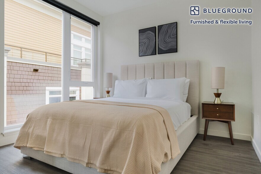 Building Photo - 10050 NE 10th St