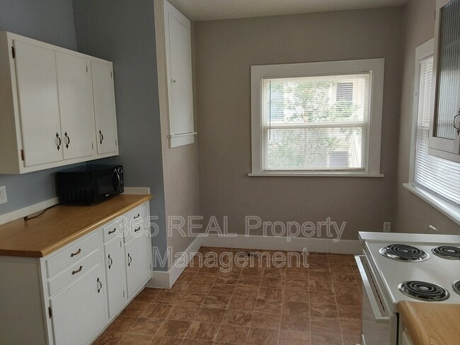 Building Photo - 1822 7th Ave