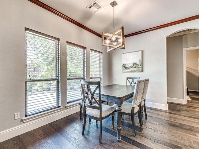 Building Photo - Elegant 3-Bedroom Home in Thornbrooke Village – All Bills Paid