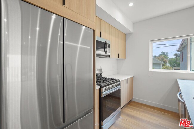 Building Photo - 4527 W 17th St