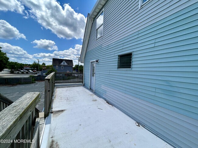 Building Photo - 79 N Main St