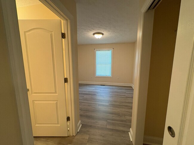 Building Photo - 730 Twisted Oak Dr NW