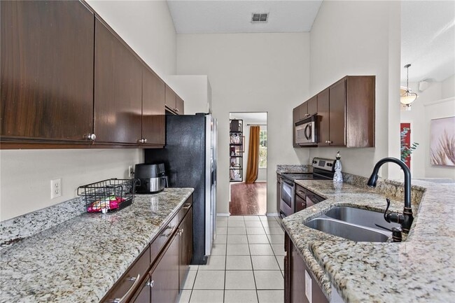 Building Photo - 1322 American Elm Dr