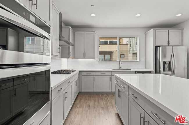 Building Photo - 625 Daniel Freeman Cir