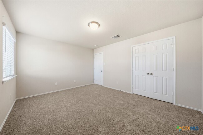 Building Photo - 1320 Kiskadee Branch Dr