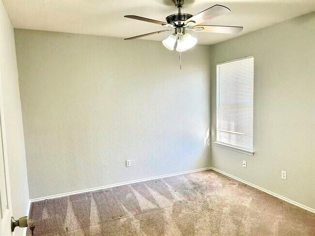 Building Photo - 3138 Jazz St