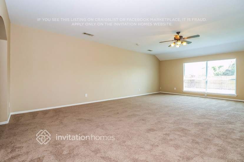 Building Photo - 4808 Bluebird Ln