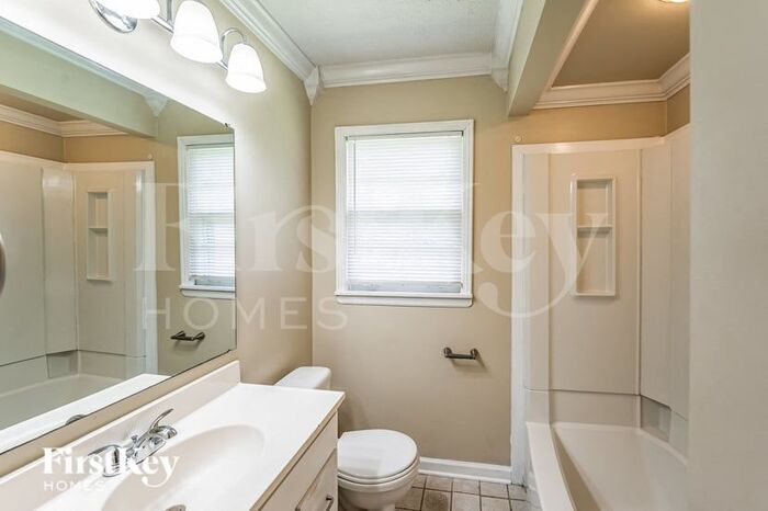 Building Photo - 308 Orange Cir