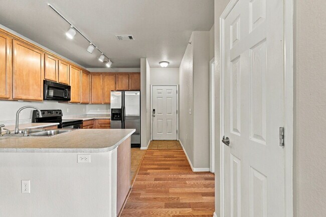 Building Photo - 2662 S Cathay Way