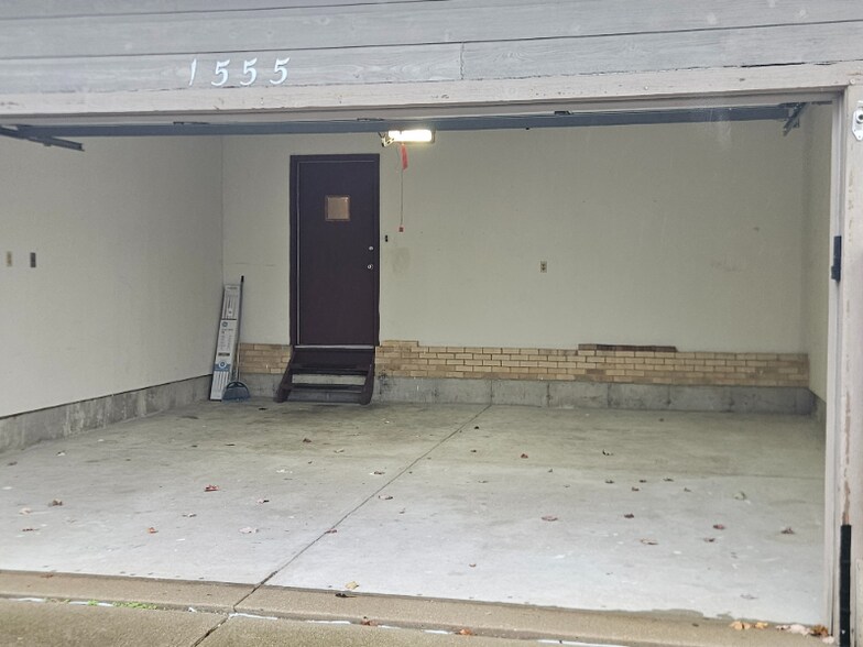 Building Photo - 1555 Vista Ridge Dr