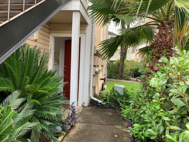 Building Photo - 2750 Holly Hall St