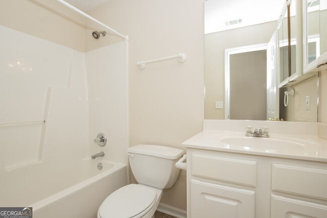Building Photo - 3075 Woodbridge Ln