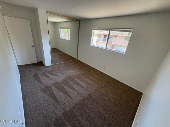 Building Photo - 2576 Sextant Ave