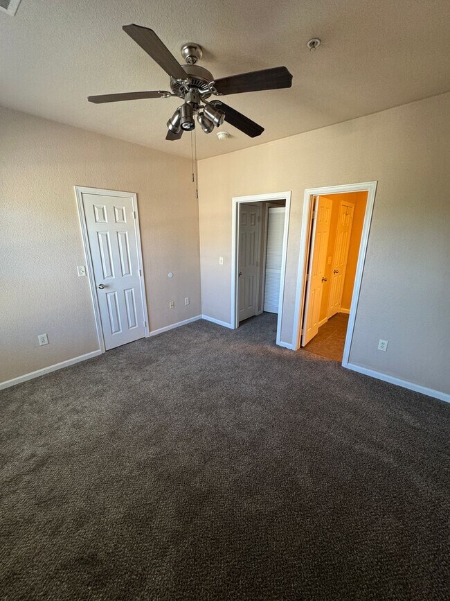 Building Photo - ***Gated community*** Spacious 2-bedroom, 2-bathroom condo in Antelope
