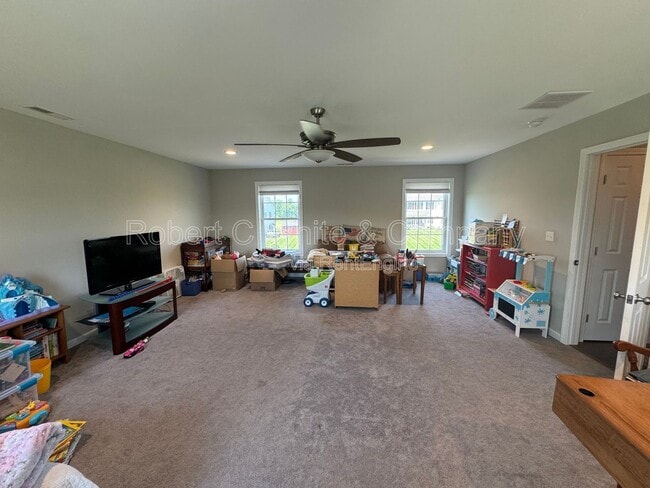 Building Photo - 26 Northview Dr