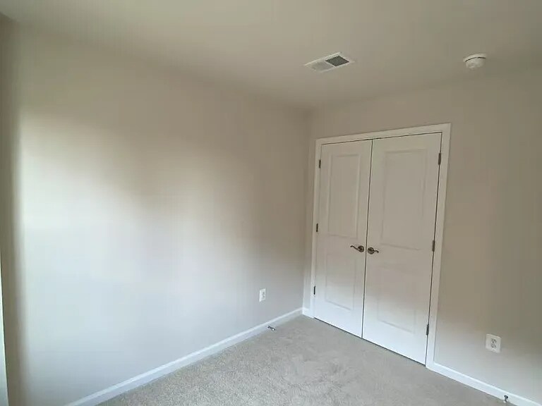 Building Photo - 3418 Chester Aly