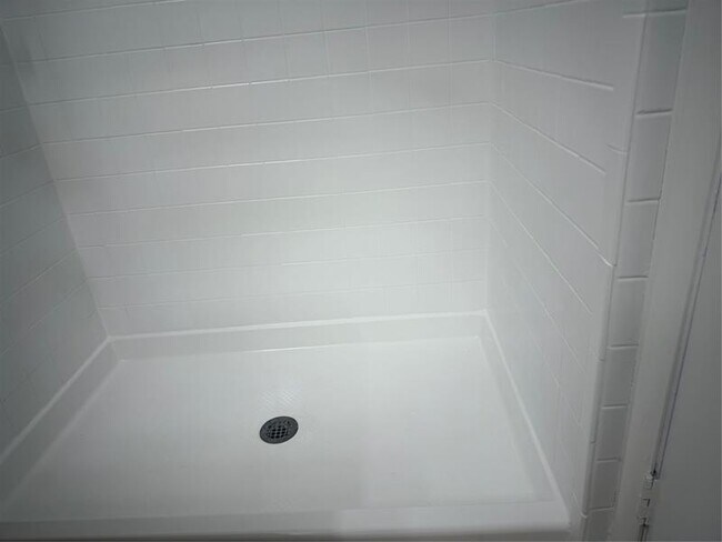 Building Photo - 10007 Winding Lake Rd