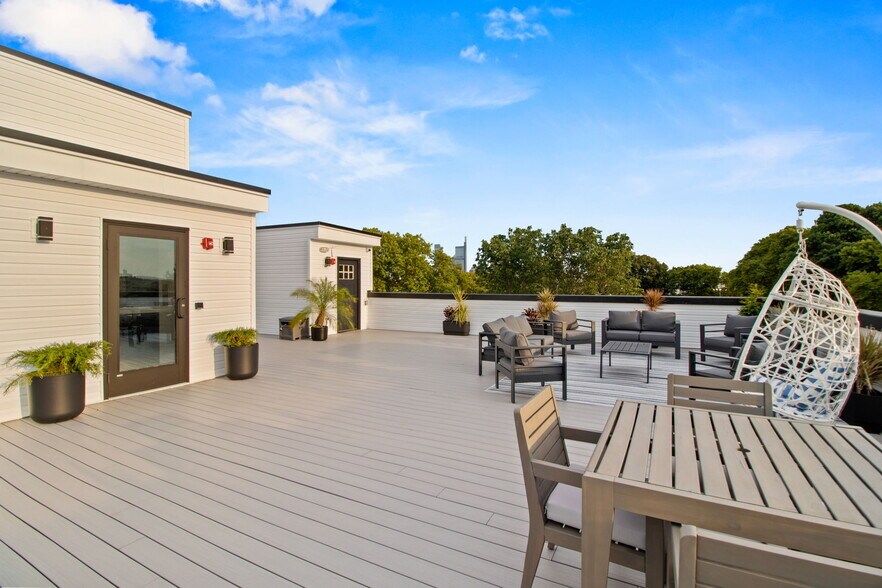 Building Photo - 2625 W Jefferson St