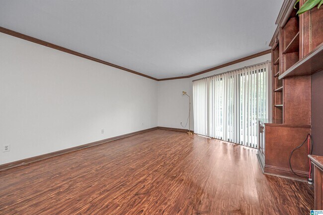 Building Photo - 1120 Beacon Pkwy W