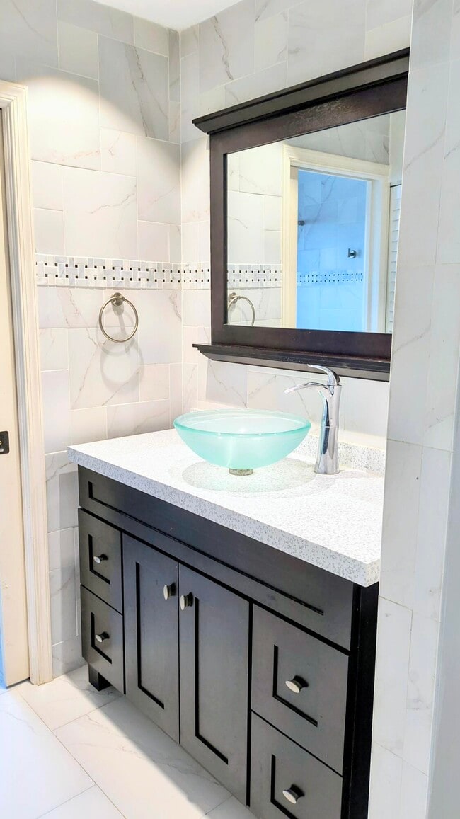 Building Photo - 1170 Staghorn St