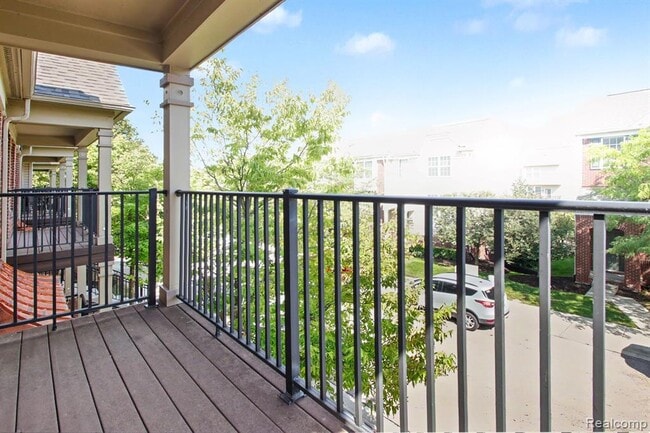 Building Photo - 27909 Hopkins Dr