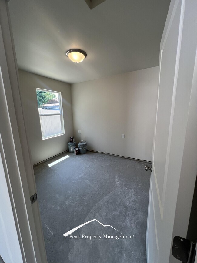 Building Photo - 2235 S Sockeye Pl