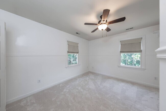 Building Photo - 2204 Palisade Ct