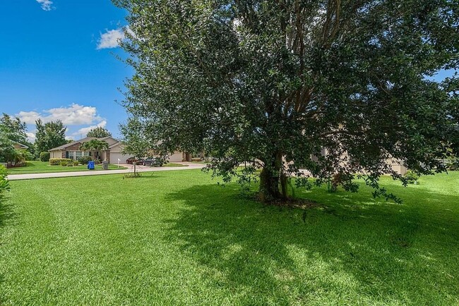 Building Photo - Beautiful 3/2 in Gated Community