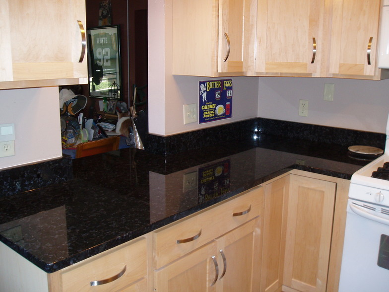 granite countertop kitchen - 4951 N Santa Monica Blvd