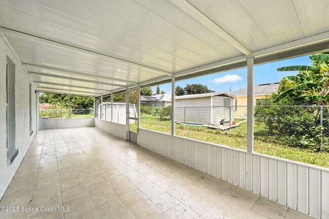 Building Photo - 460 Martigues Dr