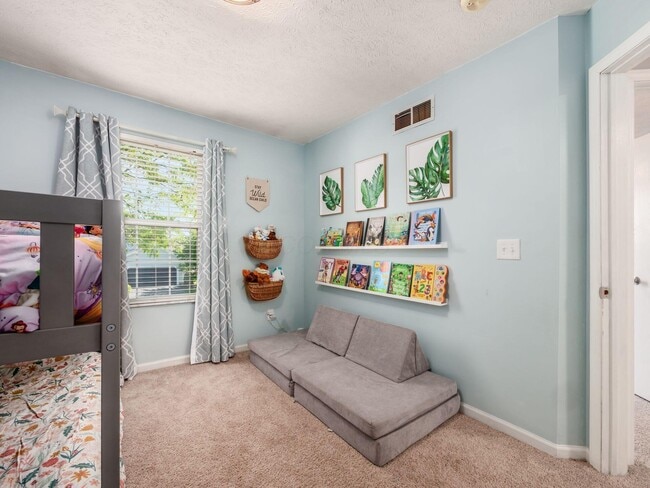 Building Photo - 3259 Longspur Dr