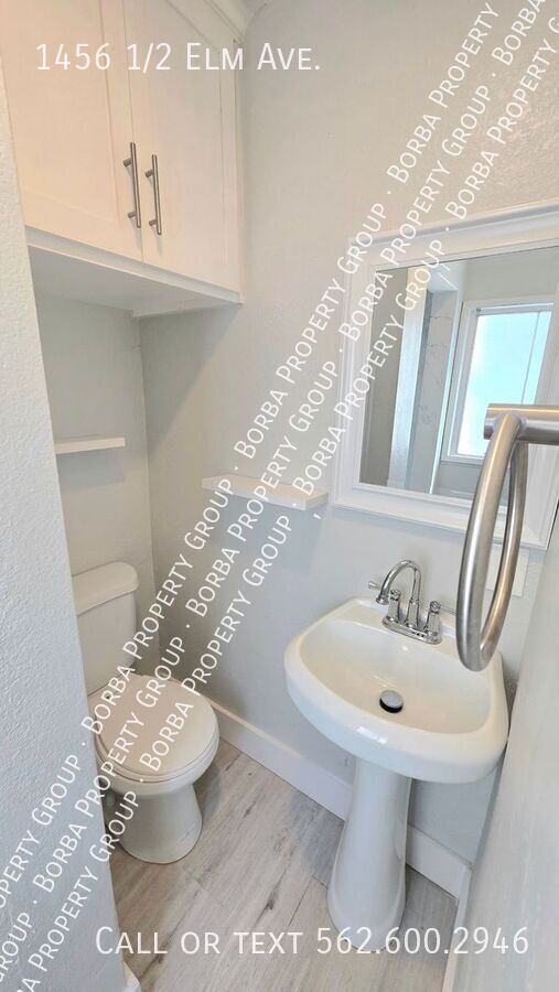 Building Photo - 1456 1/2 Elm Ave.-