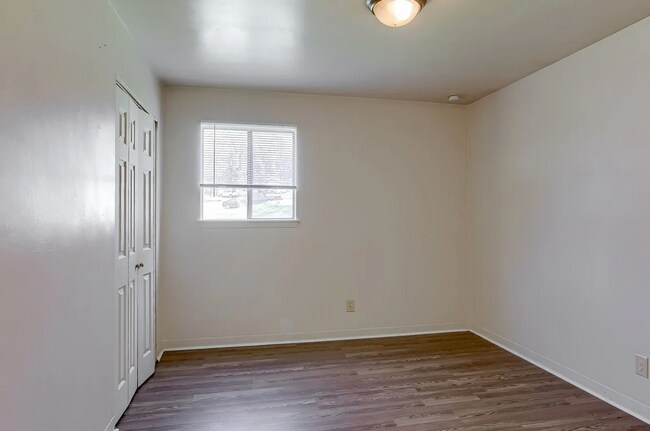 Building Photo - 15411 Barat Ave