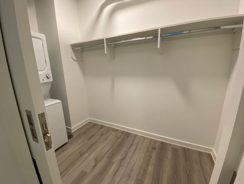 Building Photo - 1120 W Patterson Ave