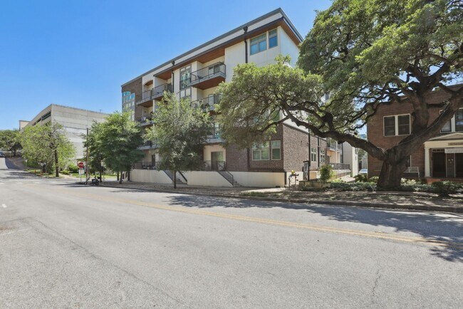 Building Photo - 908 Nueces St