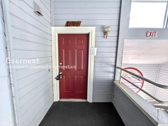 Building Photo - 3700 Iguana Dr